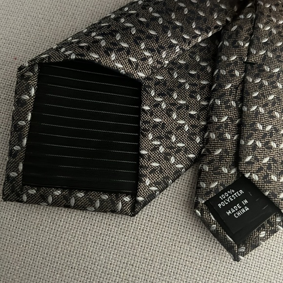 ALFANI Thornton Mini Neck Tie in Taupe, Style 1AFC22-1039 New w/Tag - Picture 6 of 8